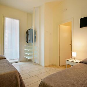 Zimmer mit zwei Einzelbetten
